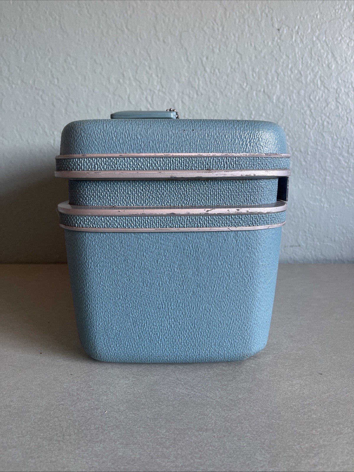 Vintage Samsonite Makeup Case Blue Hard Shell Travel Vanity Train Case w/ Keys