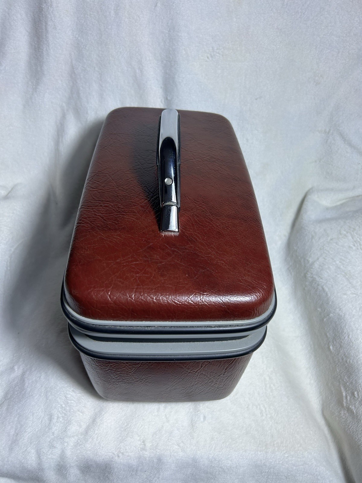 Vintage 1950s-60s Samsonite Silhouette Makeup Carry-On Case with Tray Red NOS