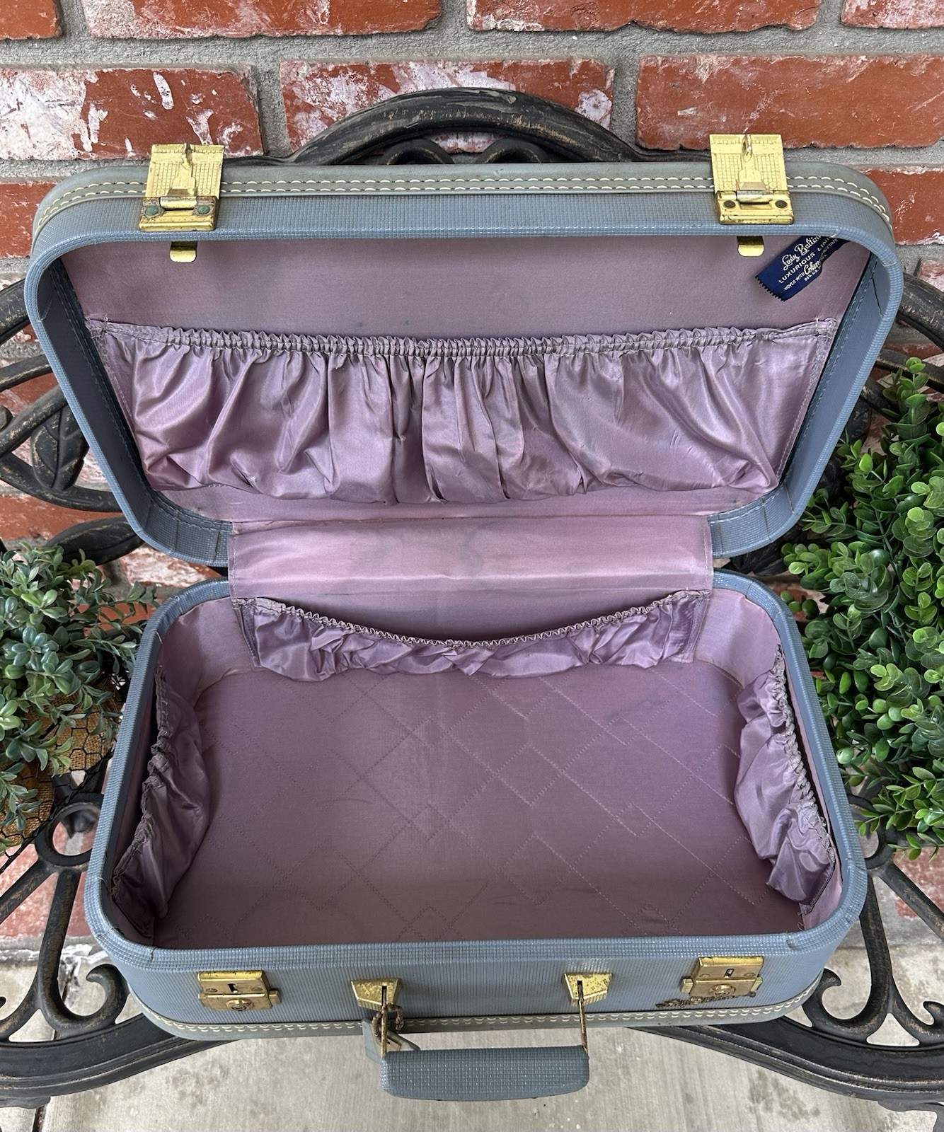 Vintage Lady Baltimore Luggage; Baby Blue W/Lavender Silk Inter; Luggage Tag/Key