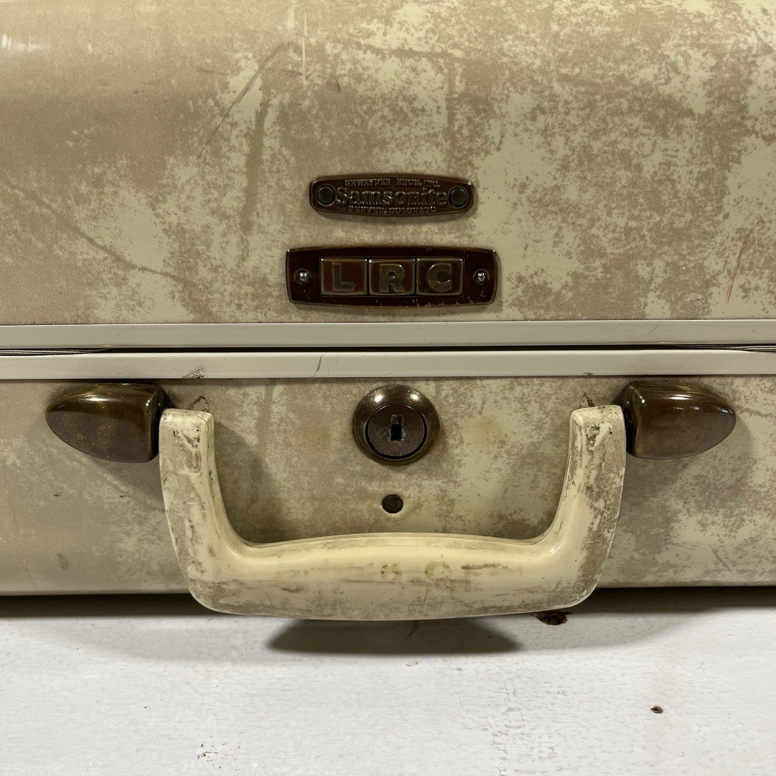 Vintage Samsonite Silhouette Marble Hardshell Suitcase Luggage Train Case Cream
