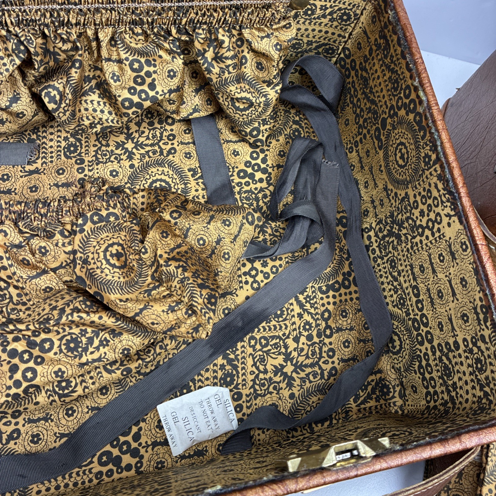Vintage Hartmann Leather Luggage Tan Suitcase And Cosmetic Box Paisley Lining