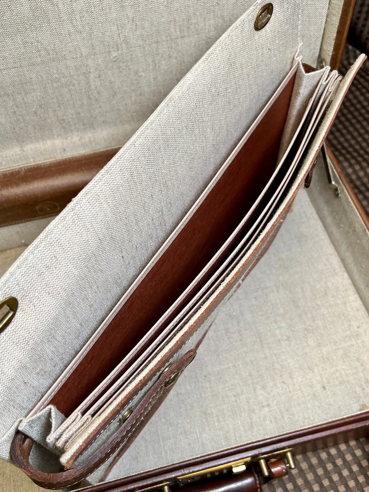 Vintage Bridlehide by Byron Brown Hard Shell Leather Locking Briefcase Attache