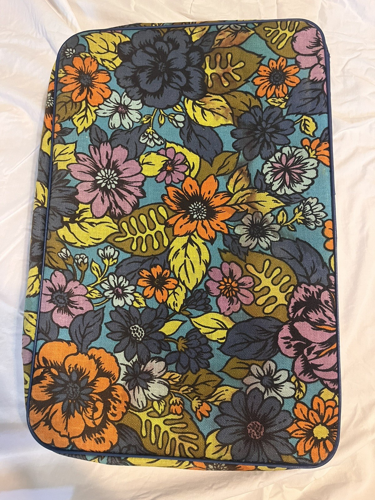 Vintage Bantam by Travelware Floral Suitcase Carry On Retro 60s 70s Blue Flower