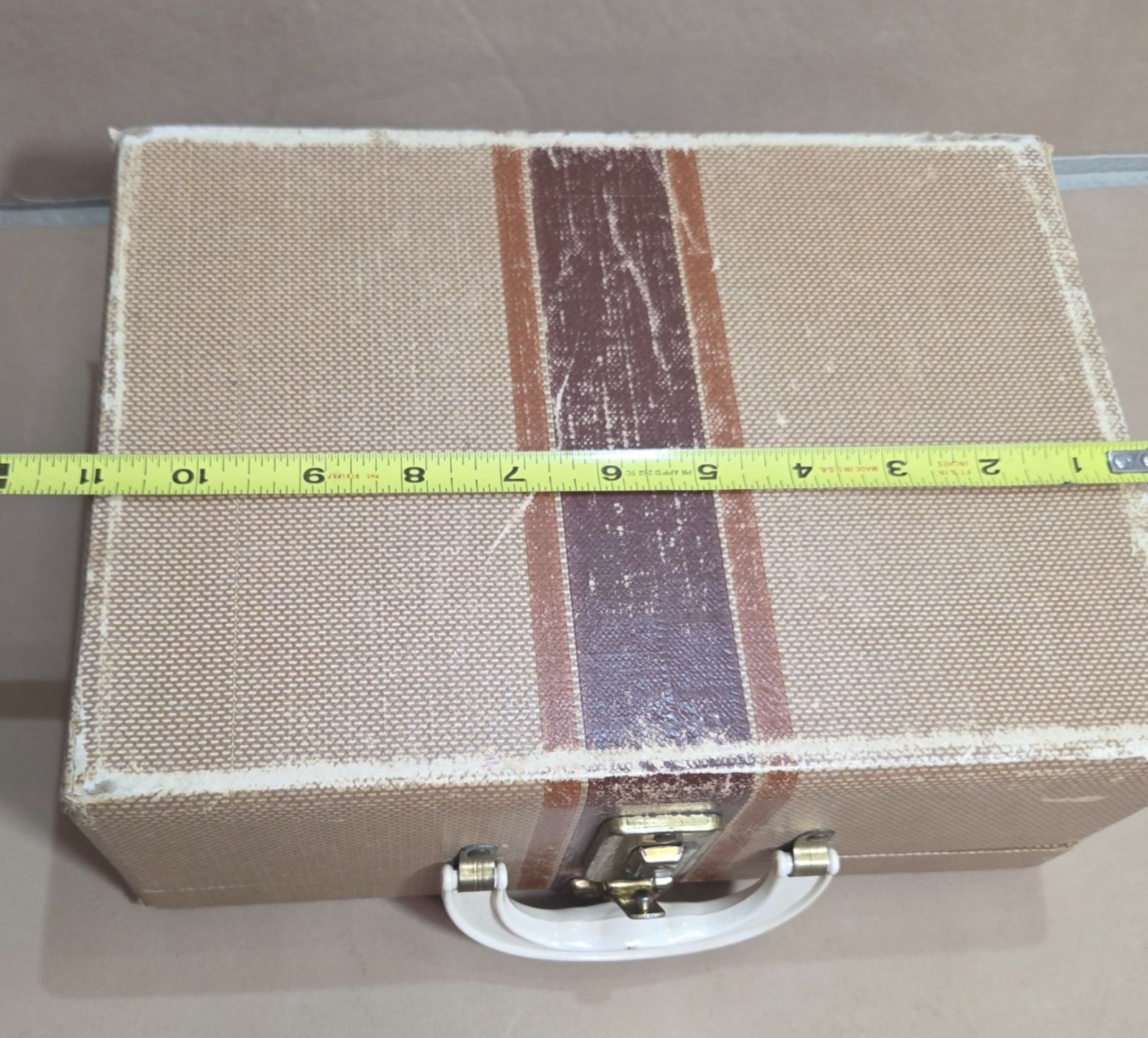 Vintage Beige Travel Case With Handle & Pockets