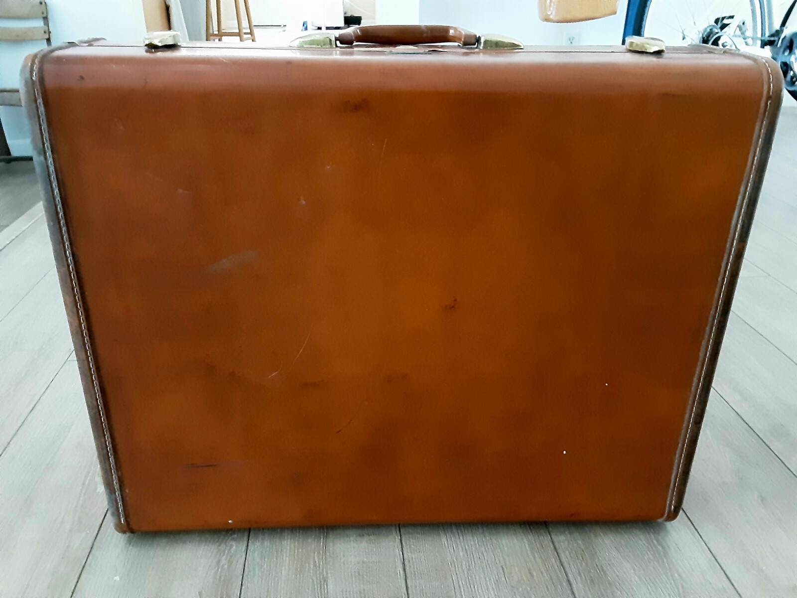 Vintage Samsonite Large 24″ Tan brown Leather Hard Shell Suitcase/Luggage