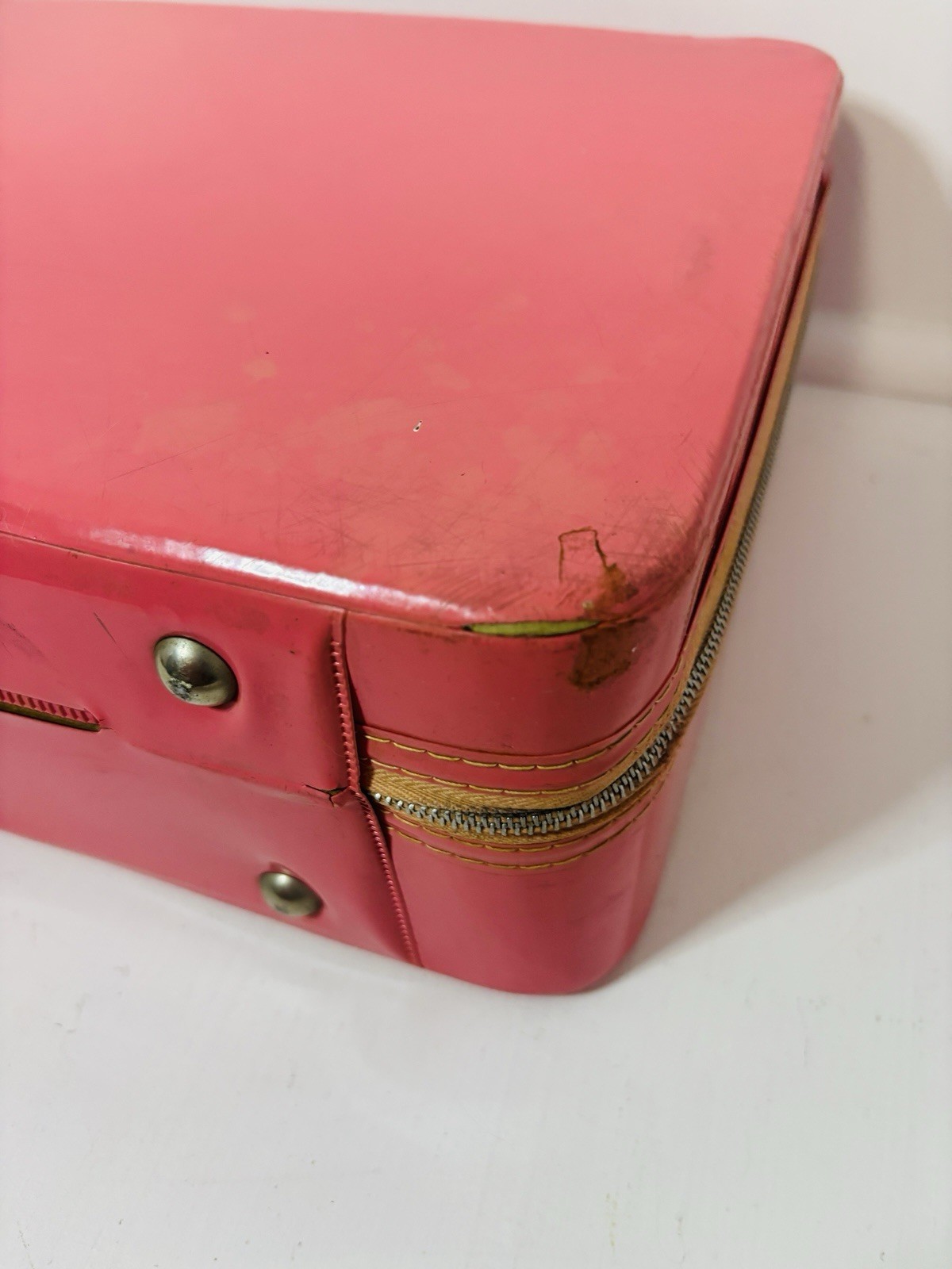 Vintage 60s-70s Keene PKG. Bubble Gum Pink Small Patent Suitcase Travel Case Mod