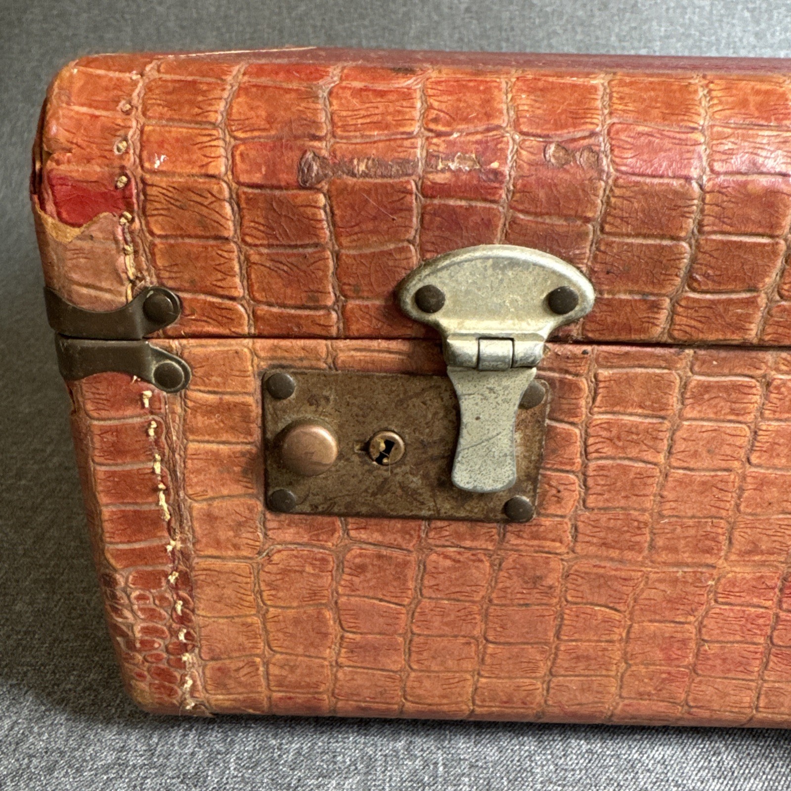 Vintage Red Leather Alligator Texture Suitcase Tan/Olive Interior MCM 21x14x6.5