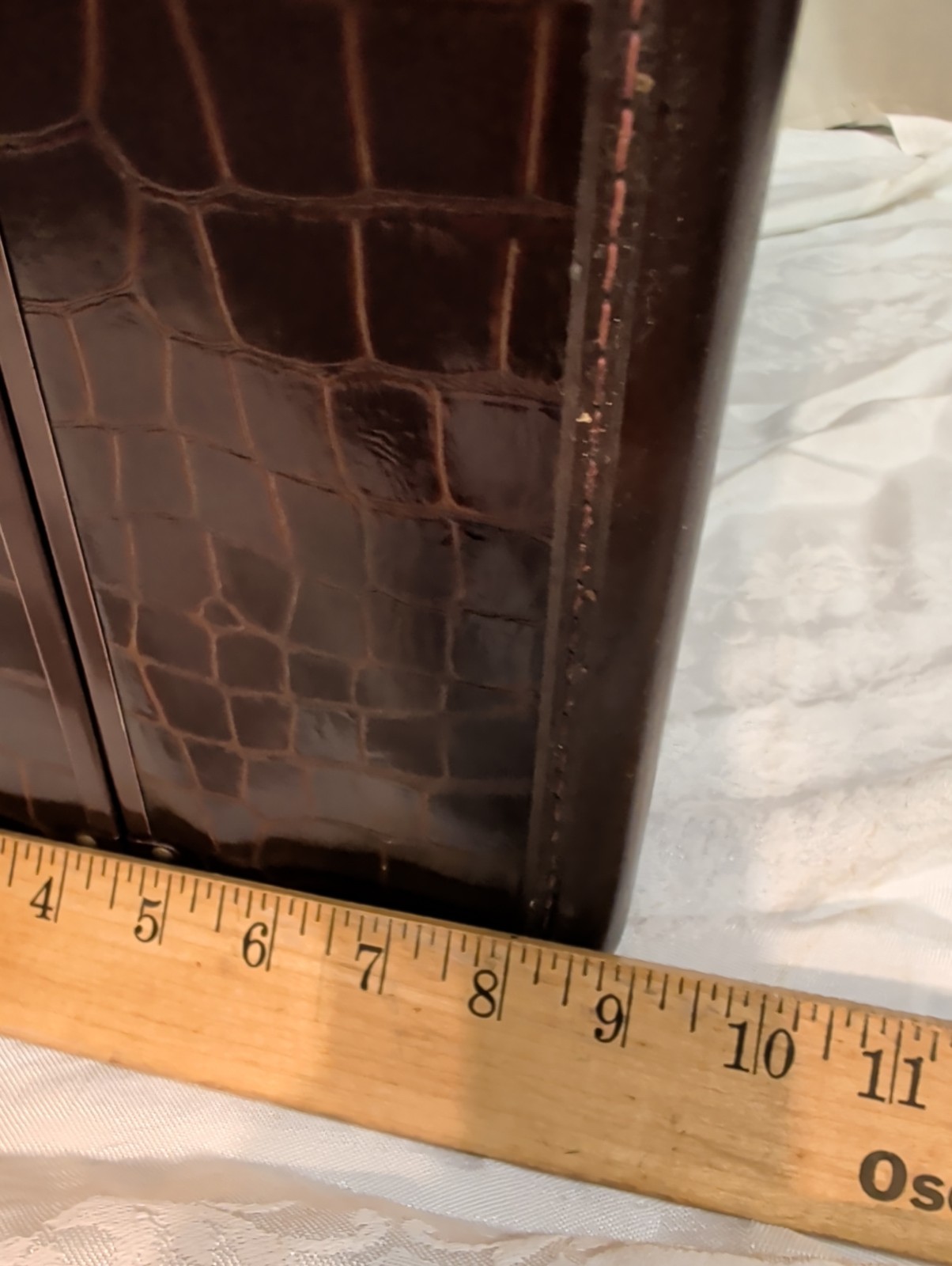 Vintage Samsonite Faux Alligator Suitcase Luggage Mid Century Brass 26×19.5×9″