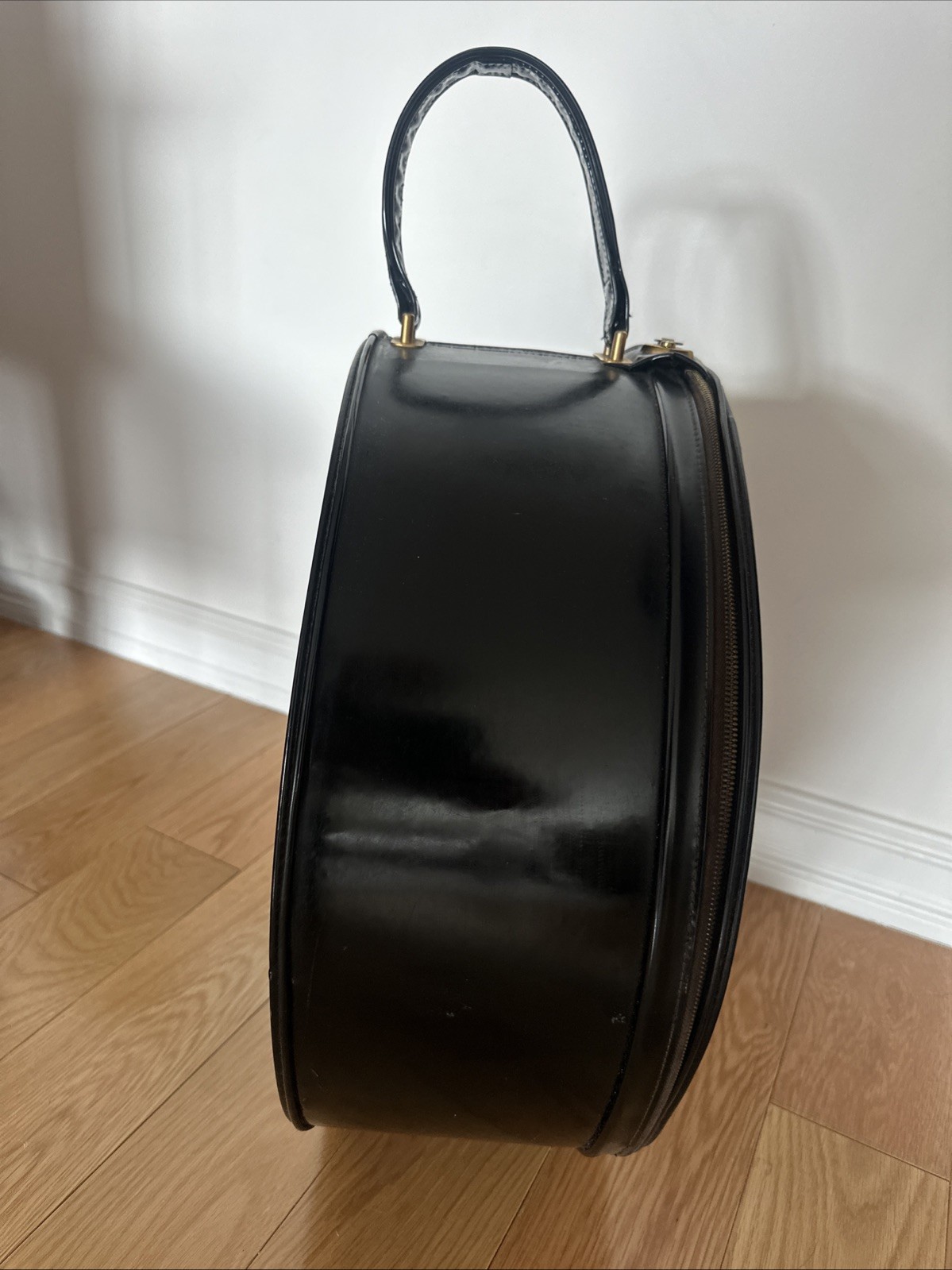 Vintage 1950’s LARK Hat Luggage Train Case Black Patent w Plaid Lining 18″
