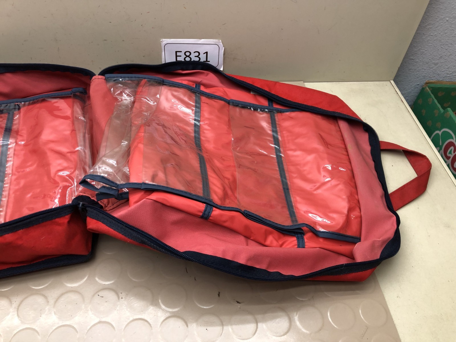 Vintage Lillian Vernon Red Duffel Storage Zipper Bag Tote W/ Interior Pockets