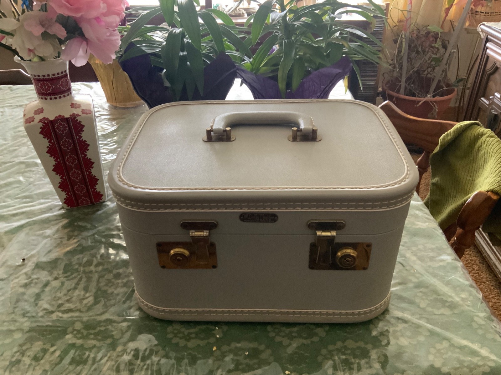 Vintage 1940’s Train Case Dolly Madison luggage Peekskill,NY