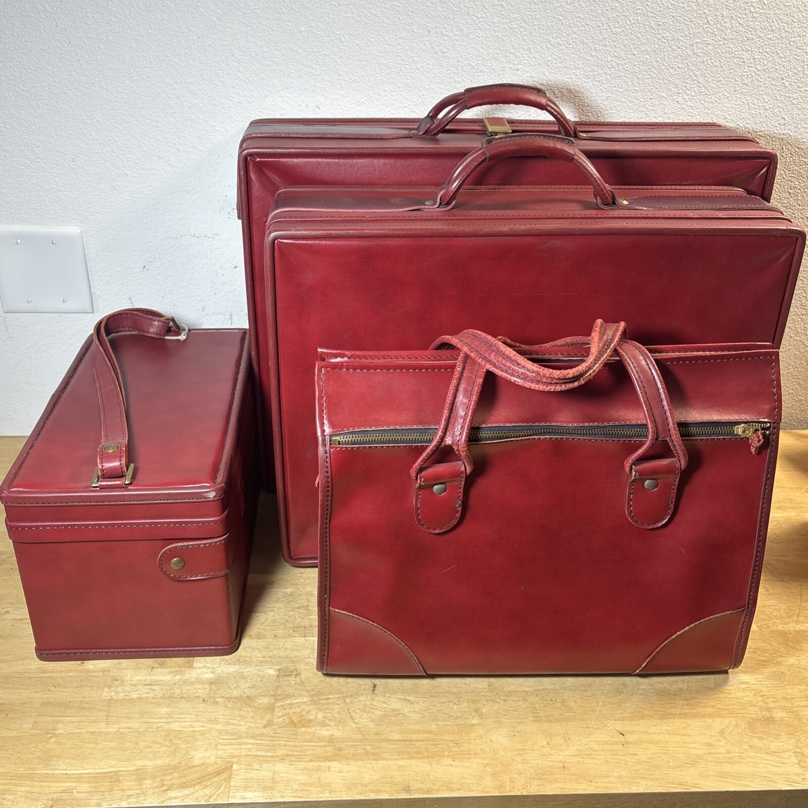LOT of 4 Vintage Hartmann Belting “Leather” vinyl Suitcases Luggage Set WITH KEY