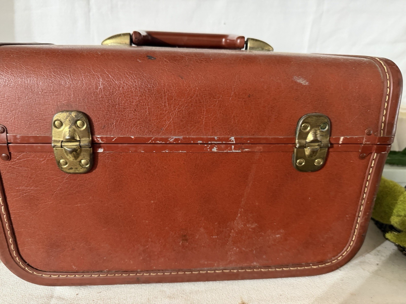 Taperlite 1950s True Vintage Brown Faux Leather Hard Vanity Case Locking