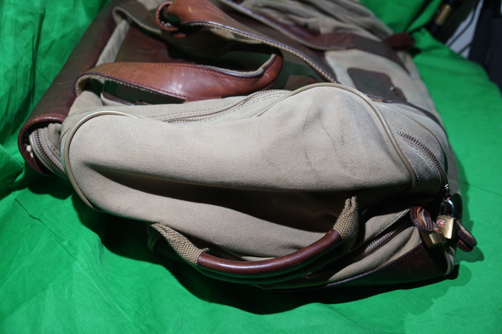 Bob Timberlake Vintage Canvas Leather Luggage Bag Heavy Duty Well Made