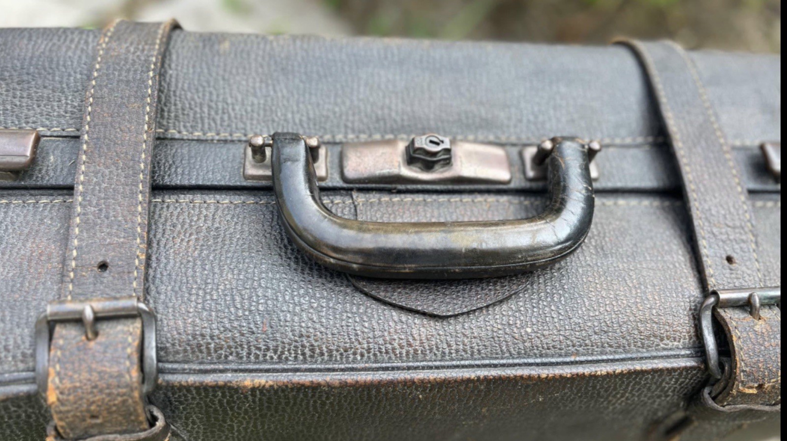 Antique Brown Cowhide Leather Suitcase Luggage Rustic Vintage Worn Decor 50’s