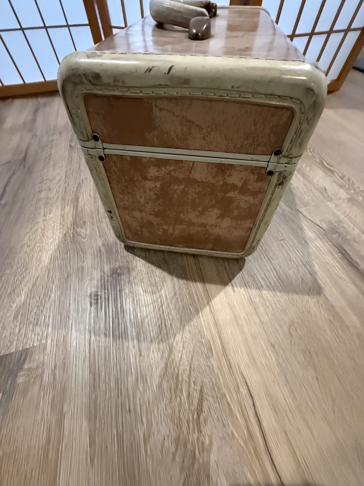 Vtg 1950’s Tan Samsonite Streamlite Train Hard Case , tray, mirror & key