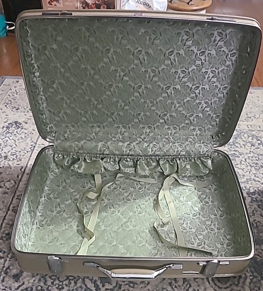 Vintage American Tourister Tiara Beige Suitcase. No keys. 23″X16″X6″.
