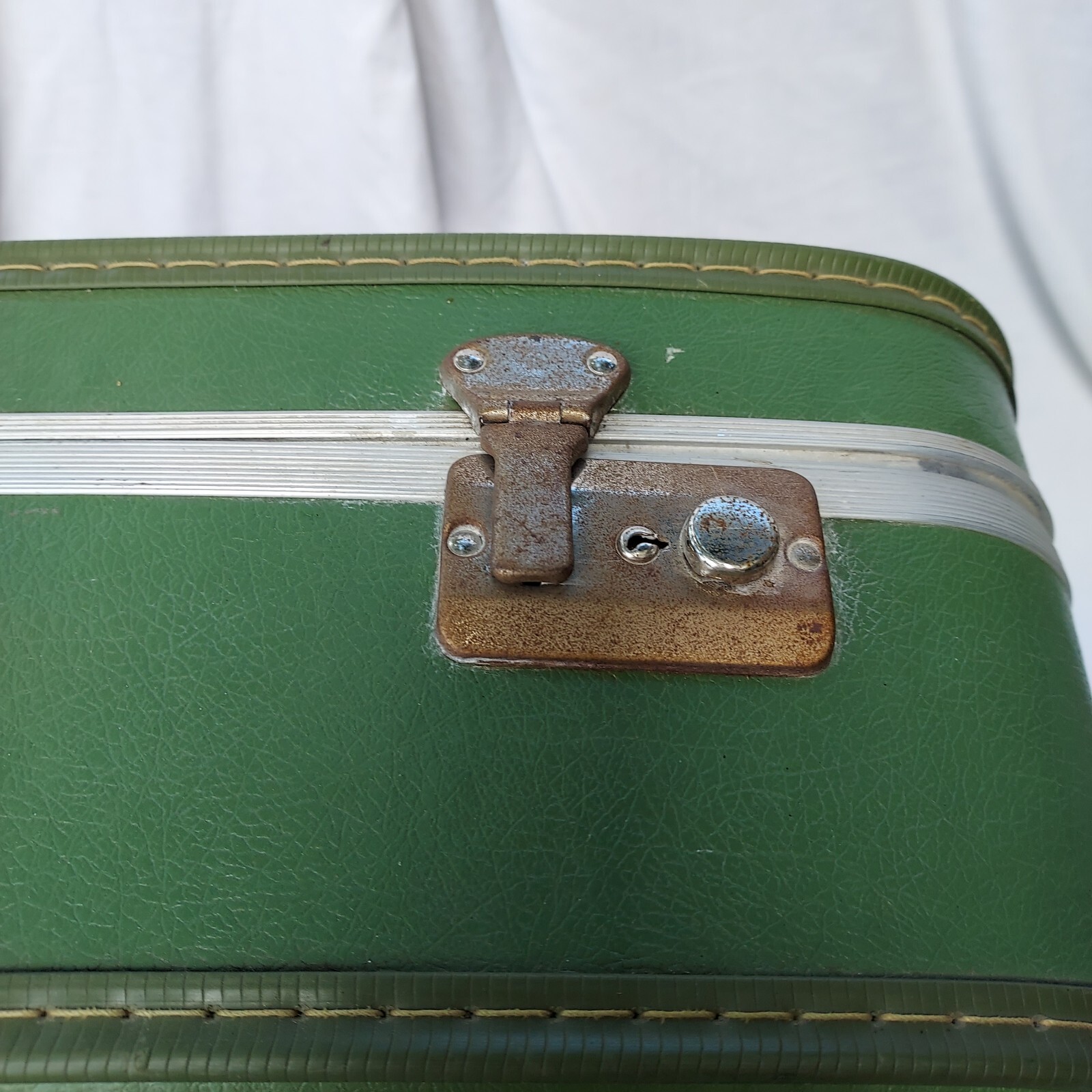 Suitcase Avocado Green 2 pieces nesting luggage 1960s Hardcase Vintage