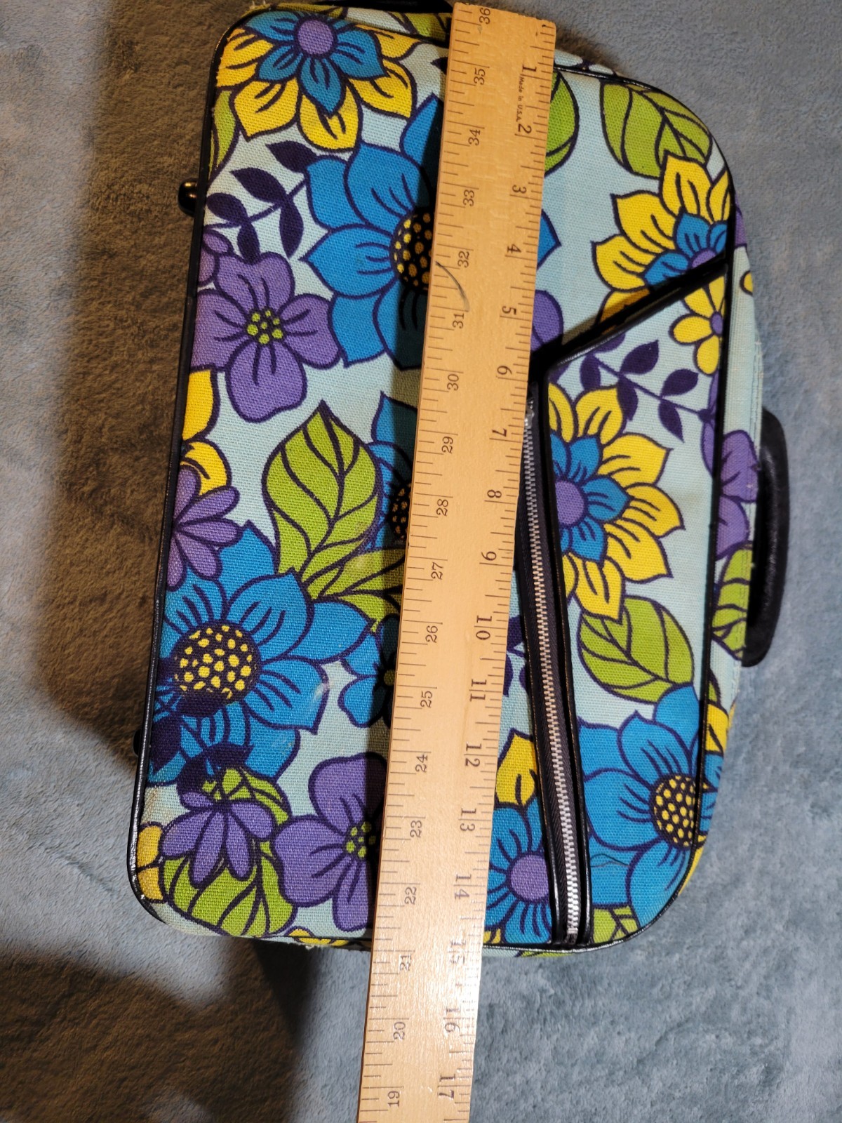 vintage 60s 70s floral suitcase With Key 15x10x4 Great Condition