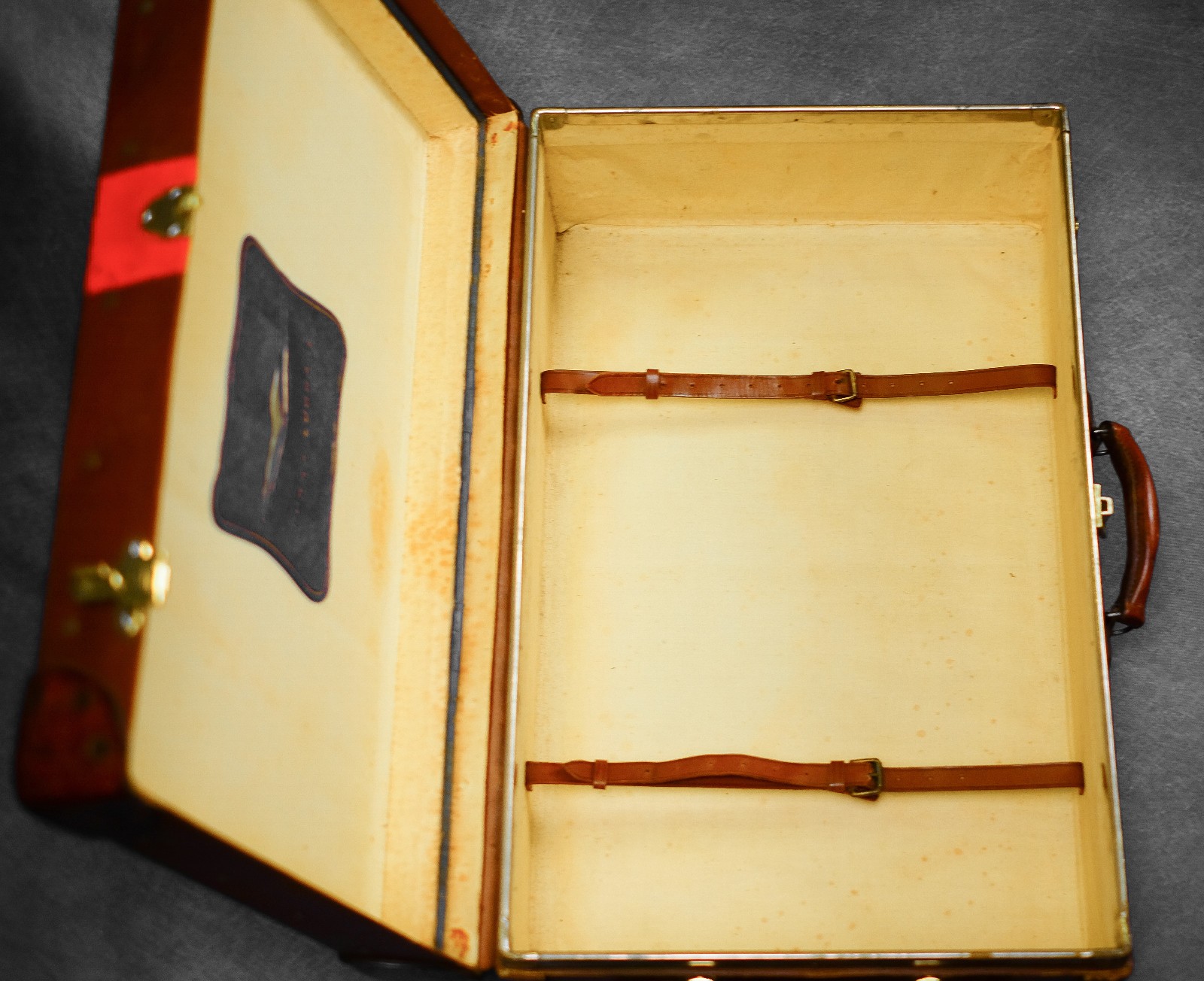 PUKKA LUGGAGE Antique Vintage Suitcase Trunk Motoring Case Leather Brass
