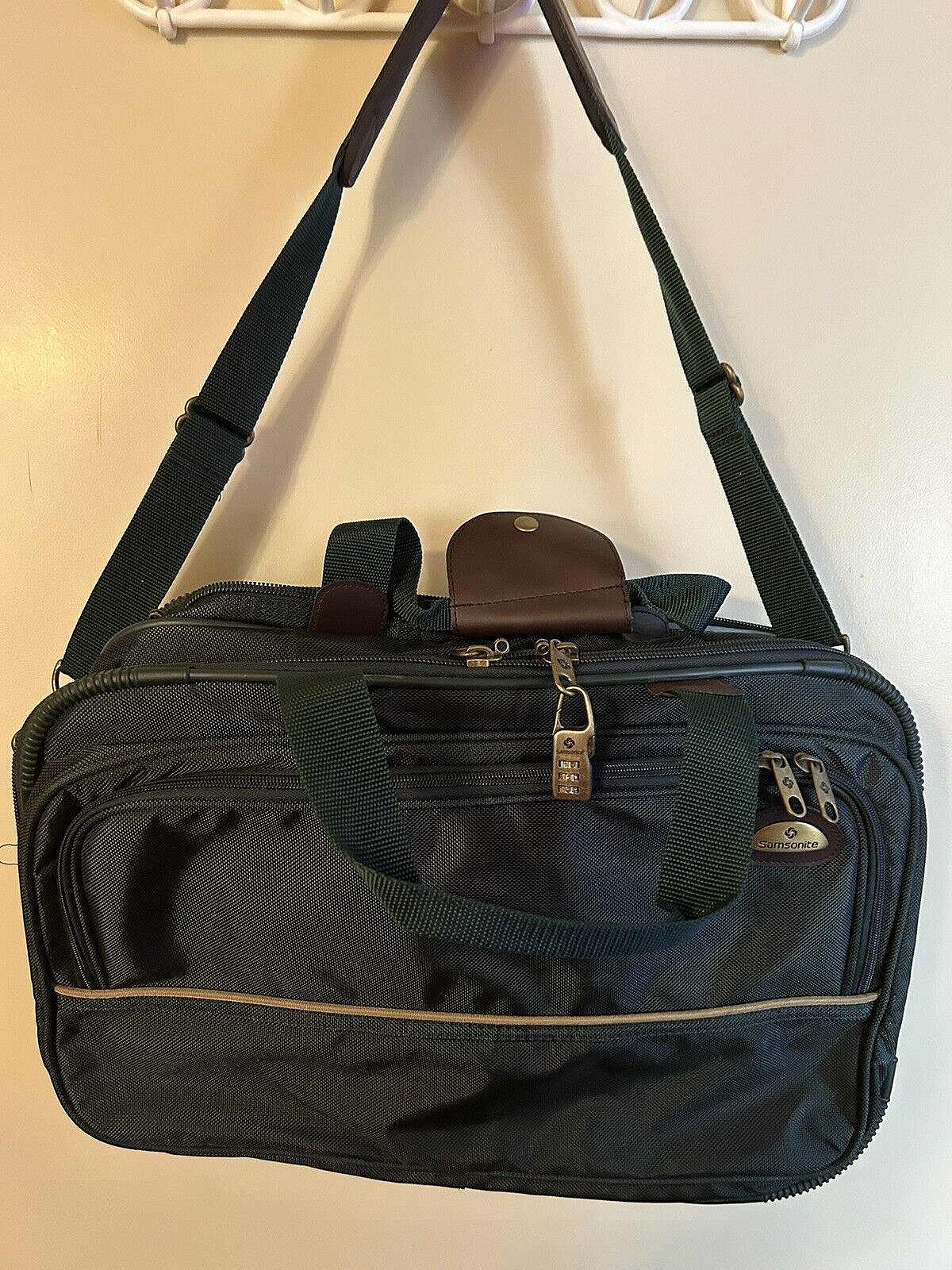 2 VINTAGE SAMSONITE “ULTRALITE 2” BAGS -HUNTER GREEN-DURABILITY- NEVER USED!