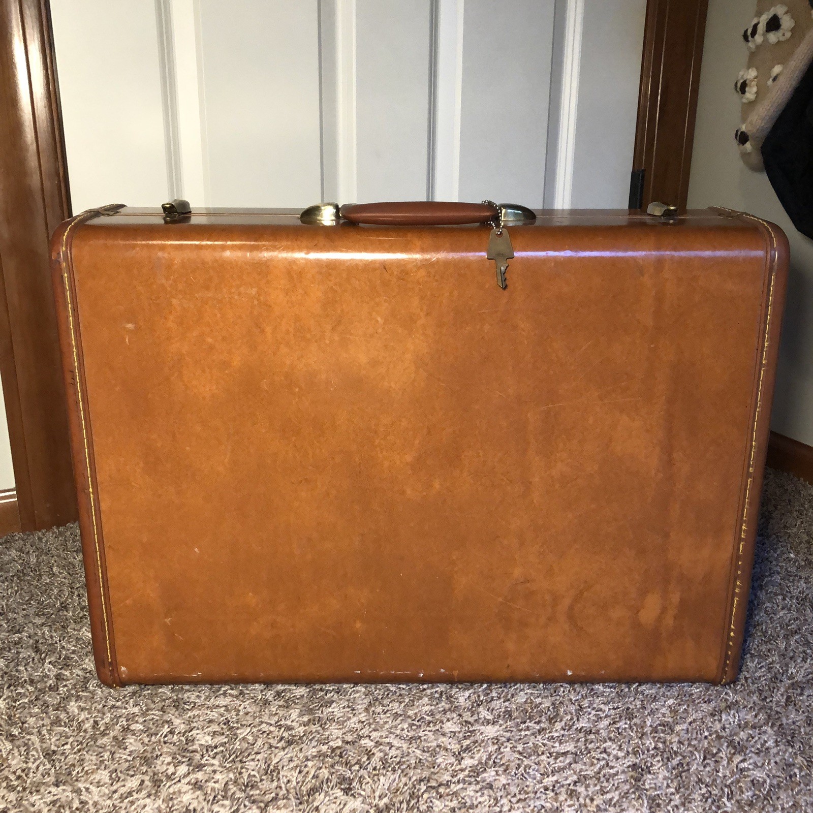 Vintage Samsonite Streamline WITH KEY 1950s Hardshell suitcase brown gold lining