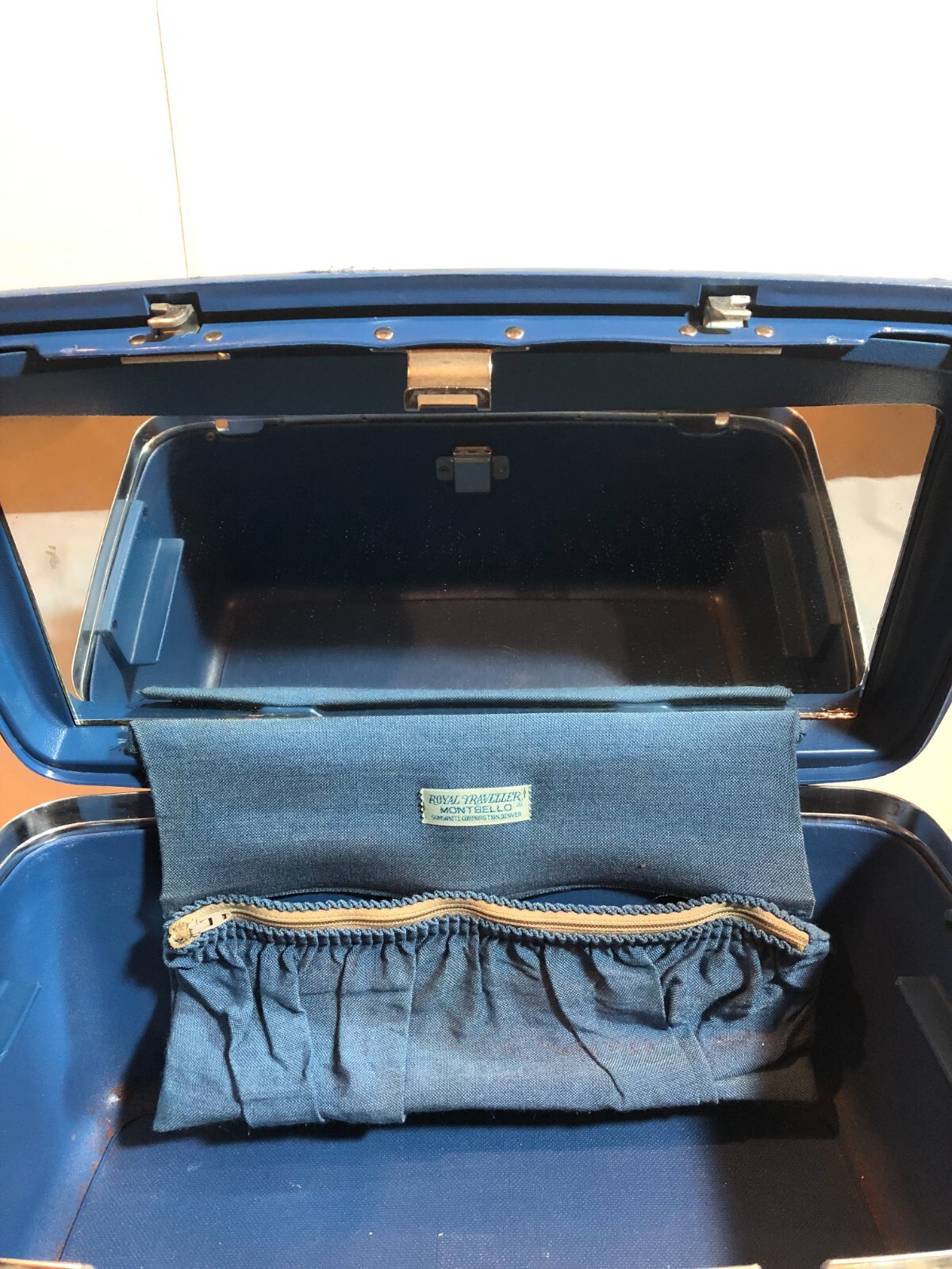 VINTAGE Royal Traveller Montbello Samsonite BLUE Train Case Luggage NO KEY
