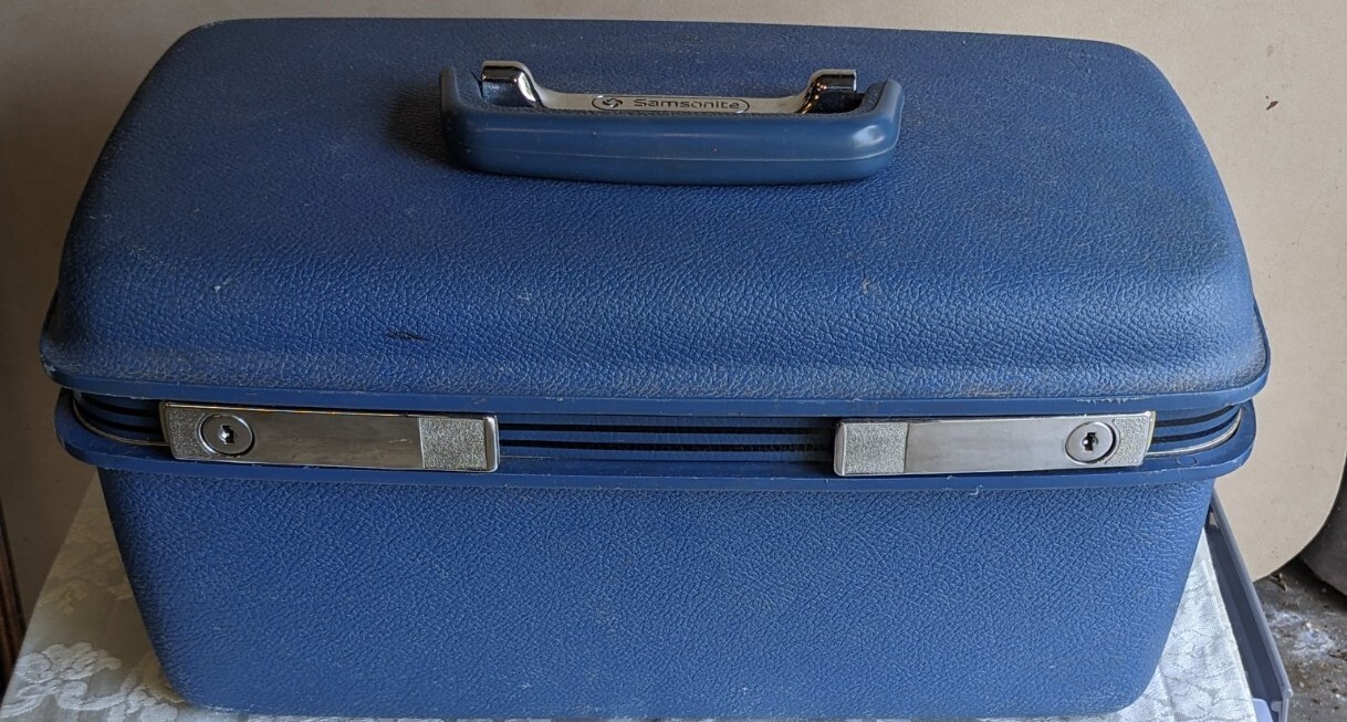 Vintage Blue Samsonite Concord Vanity Train Case /Makeup Carrier 15X9X8 With Key