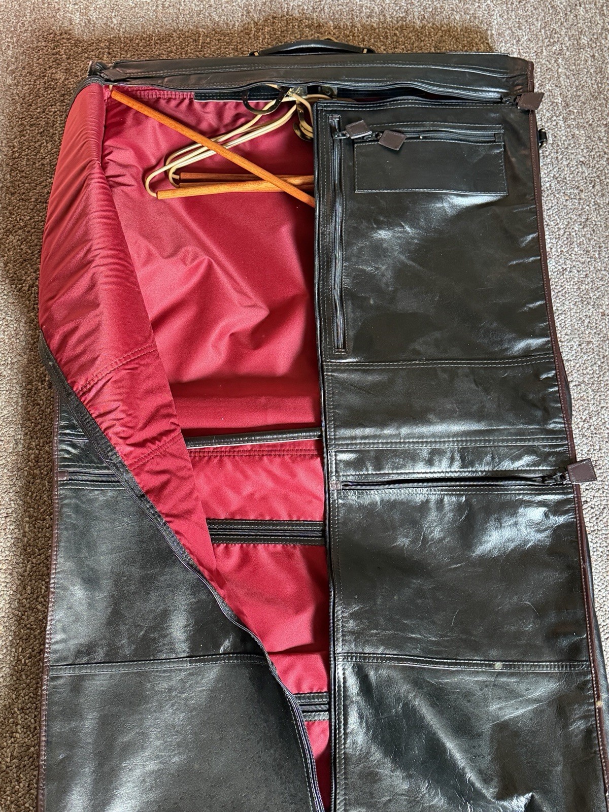 VINTAGE LAND BLACK LEATHER GARMENT BAG LUGGAGE CLOTHES TRAVEL BAG &5 HANGERS WOW