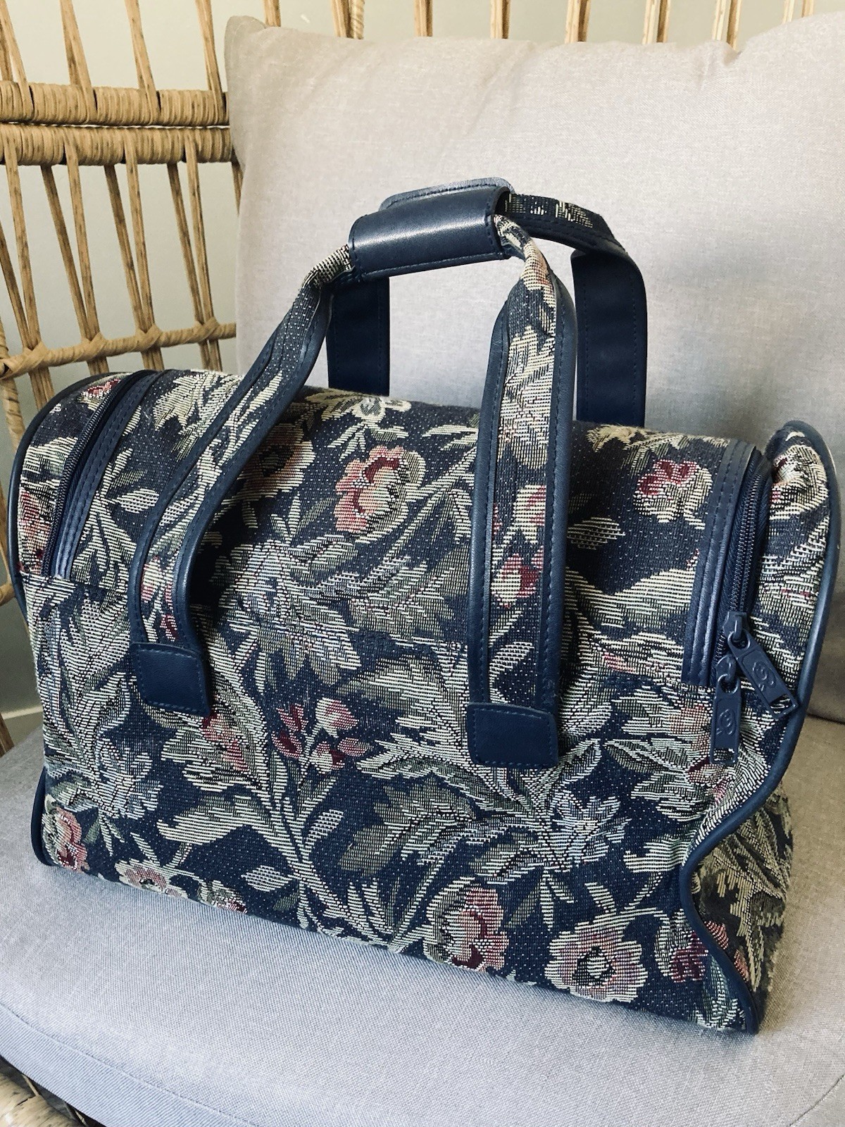 Oscar de la Renta Vintage Floral Tapestry Travel Bag Navy