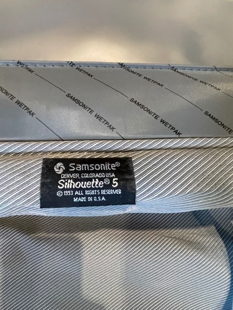 Vintage (1993) SAMSONITE “Silhouette 5” Rolling Luggage – Black