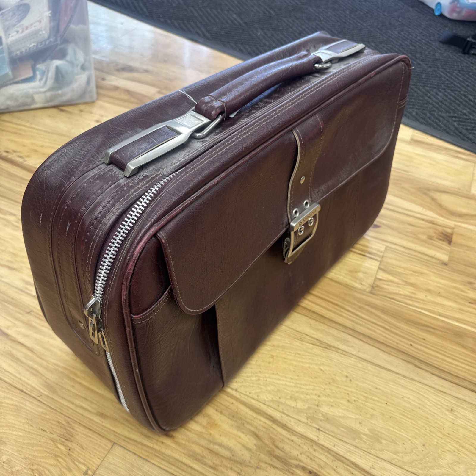 Vintage Samsonite Sonora II Carry On Luggage Suitcase21″x13″x8″ Burgundy Leather