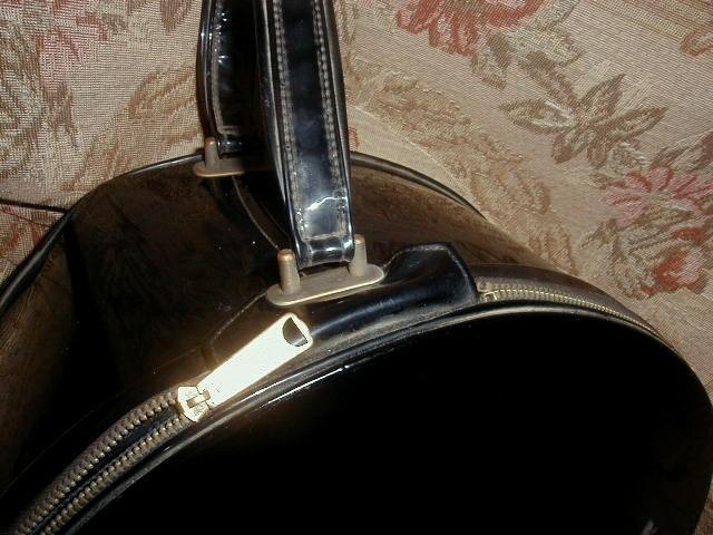 Vintage 1950’s LARK Hat Luggage Train Case Black Patent w Plaid Lining 16″