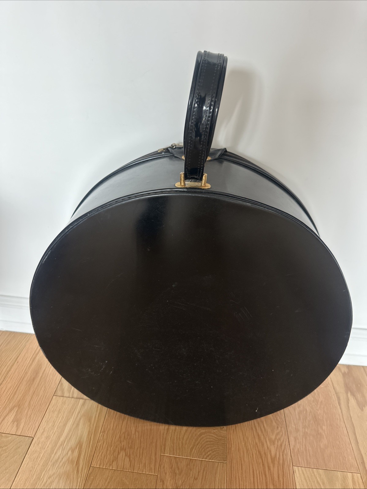 Vintage 1950’s LARK Hat Luggage Train Case Black Patent w Plaid Lining 18″