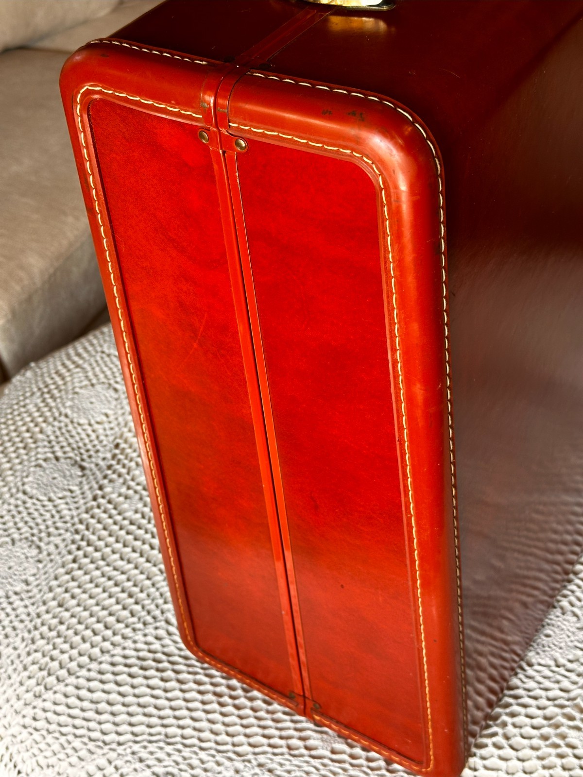 VTG Large 18×26″ Brown Leather Hard Side Suitcase Brass Latches NICE! Has No Key