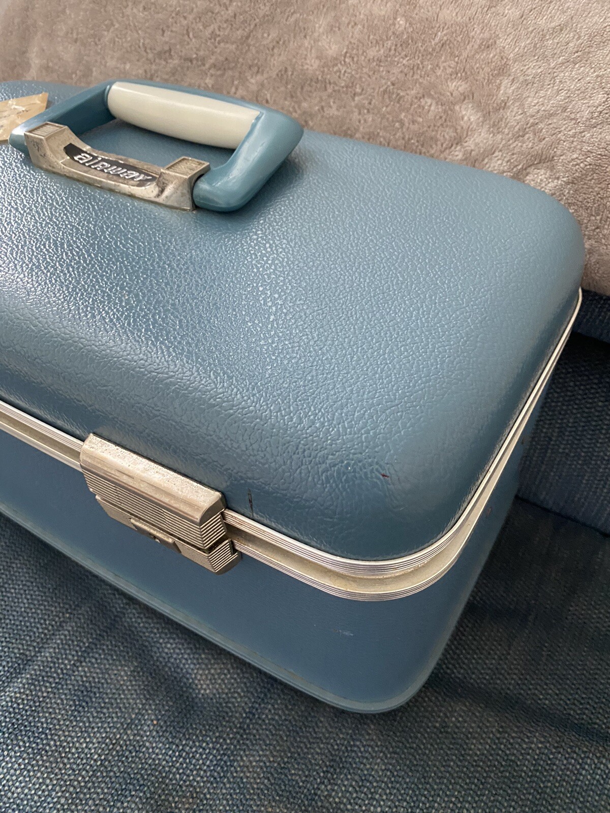 VTG Airway Train Case Mirror Travel Bag Makeup Carry On Blue Hard Shell Keys