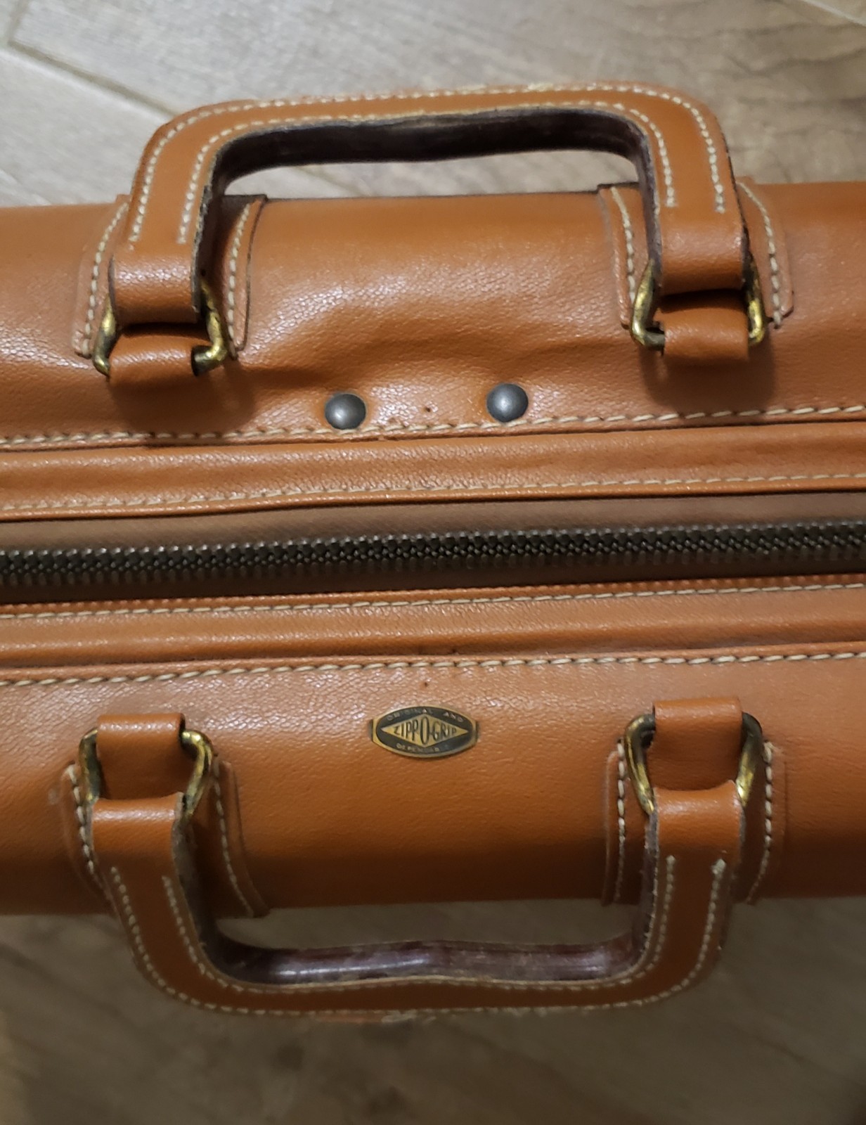 True Vintage ZippoGrip Hard Case Travel/Luggage Bag
