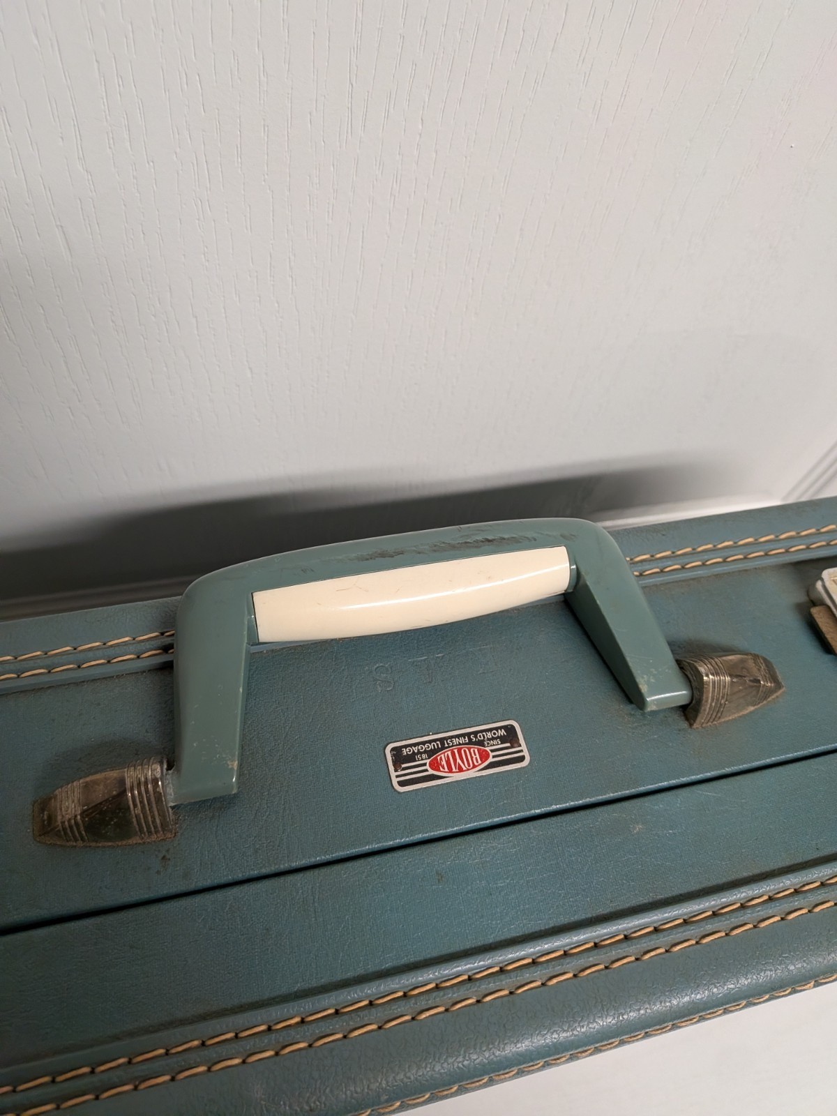 Vintage 1950’s Boyle Luggage Blue Hard Suitcase 18″ x 13″ x 5″ Briefcase Size