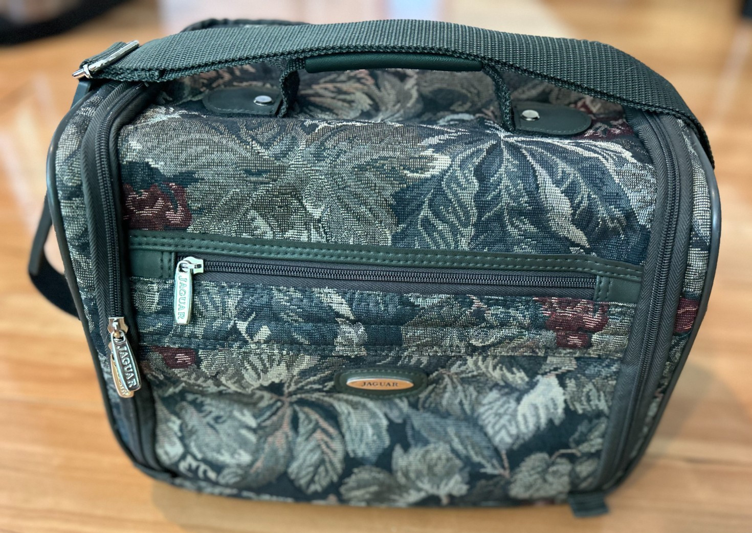 Vintage Jaguar Overnight Travel Bag Toiletry/ Make Up Floral Tapestry 12″X10″