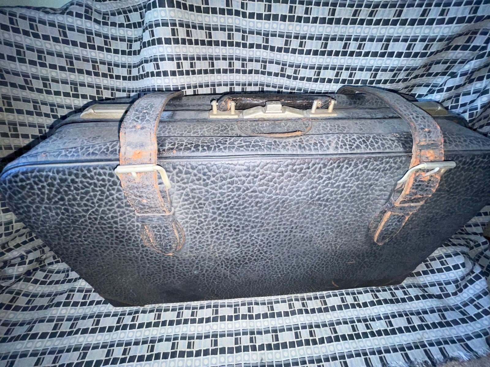 VTG 30S 40S COWHIDE LEATHER STRAP BUCKLE TRAIN TRAVEL LUGGAGE SUITCASE CASE