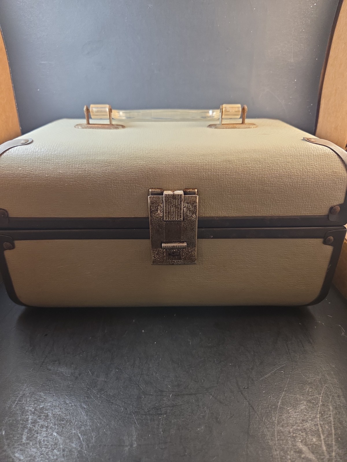 Samsonite Vintage Make Up Travel Choo Choo Case