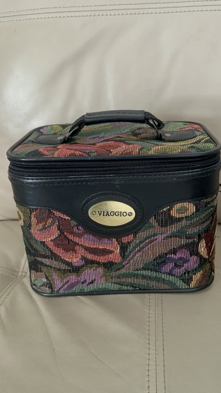 Vintage Viaggio Floral Tapestry Train Case Cosmetic Travel Bag Black Trim