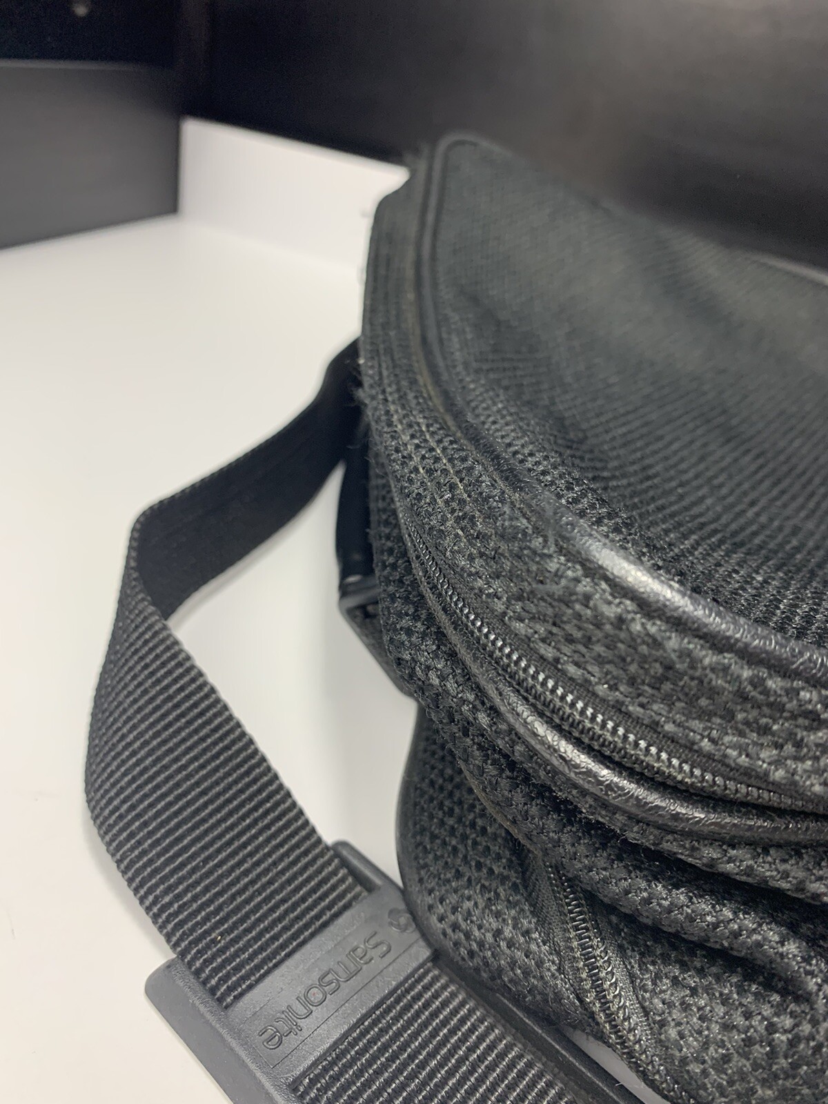 Vintage Samsonite Tweed Luggage Black Shoulder Messenger Bag 12 x 12 (Black)