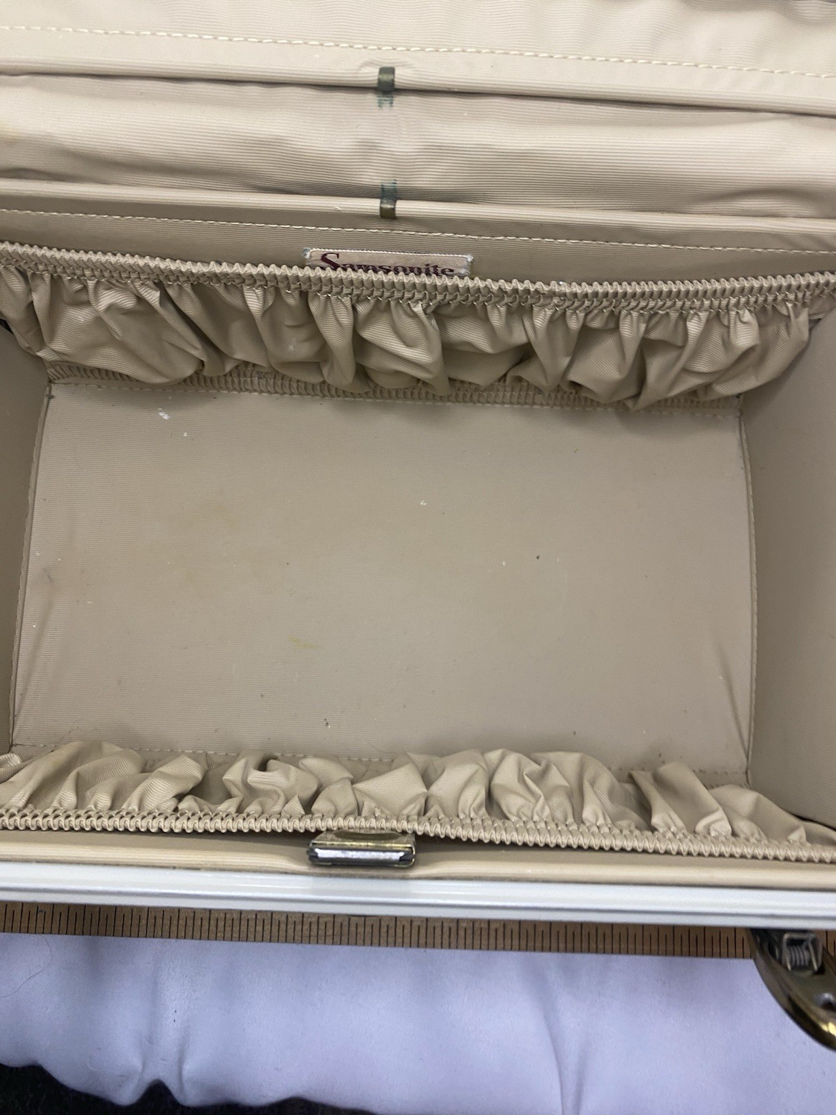 Vintage Samsonite 50’s Shwayder Bros. Train Suitcase 4512 Marbled Beige No Key