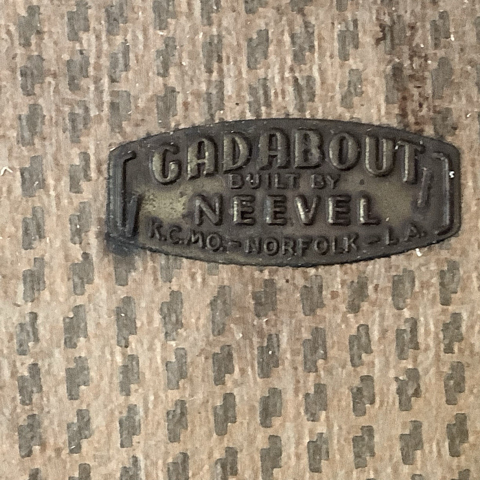 Vintage Gadabout by Neevel Luggage Traveling Case With Mirror 11” X 7” X 6”