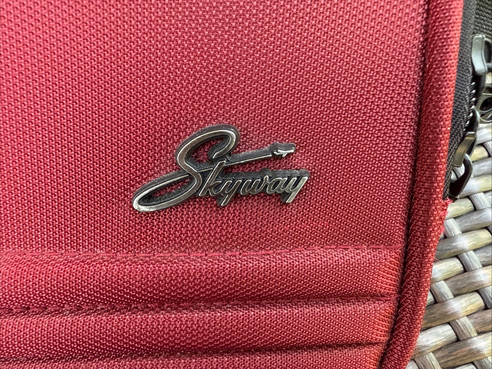 Vintage Skyway Overnight Duffel Bag Tote Carry On Luggage Makeup Toiletry Red