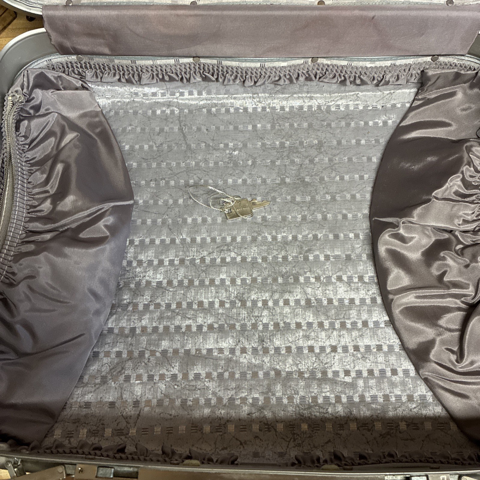 Vintage Samsonite Carry-On Suitcase w/ Key Hard Shell Classic Travel Case Retro
