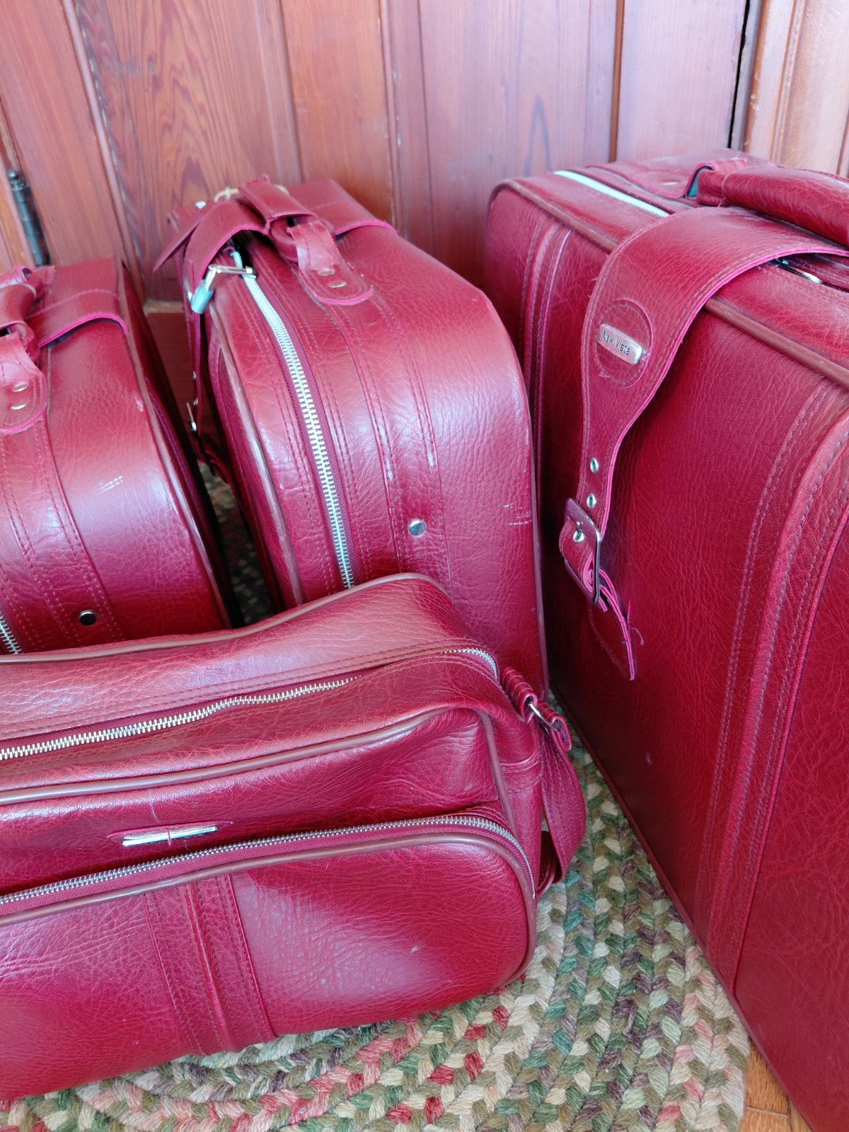 New Vista Vintage MCM Red Faux Leather Set Of 4 Travel Luggage Suitcases