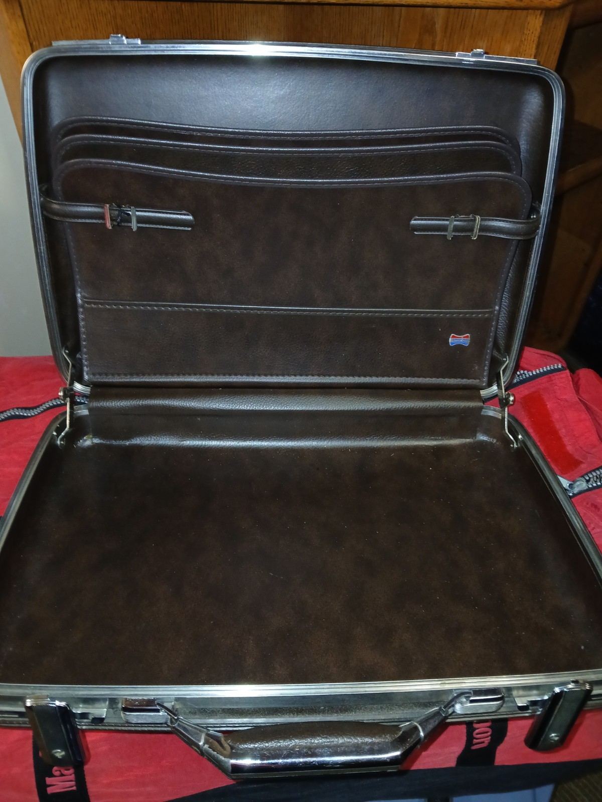 Vintage American Tourister Hard Shell Briefcase Brown Without Keys