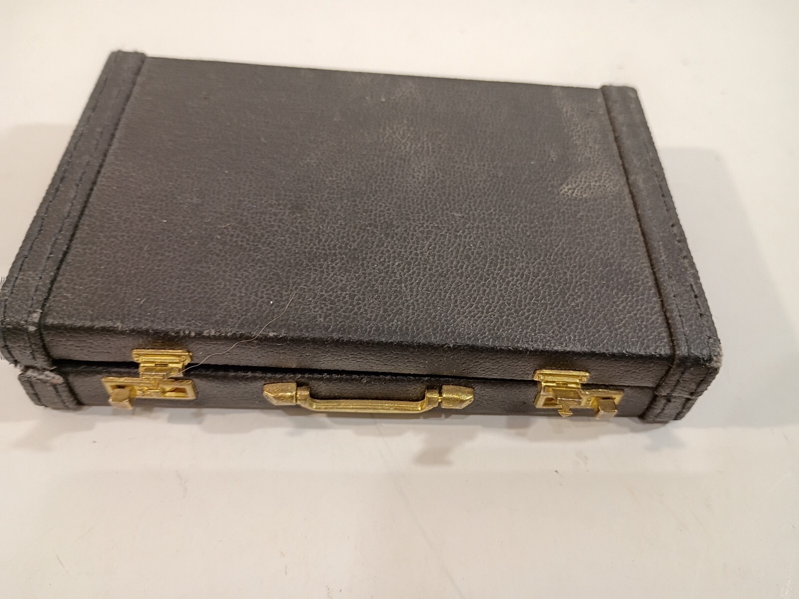VTG manicure se in mini breif case Good condition (see notes)